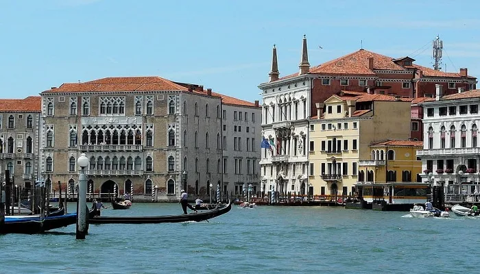 Ca' Foscari University of Venice, Italy